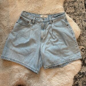Abercrombie & Fitch the loose fit 5” short size 28
